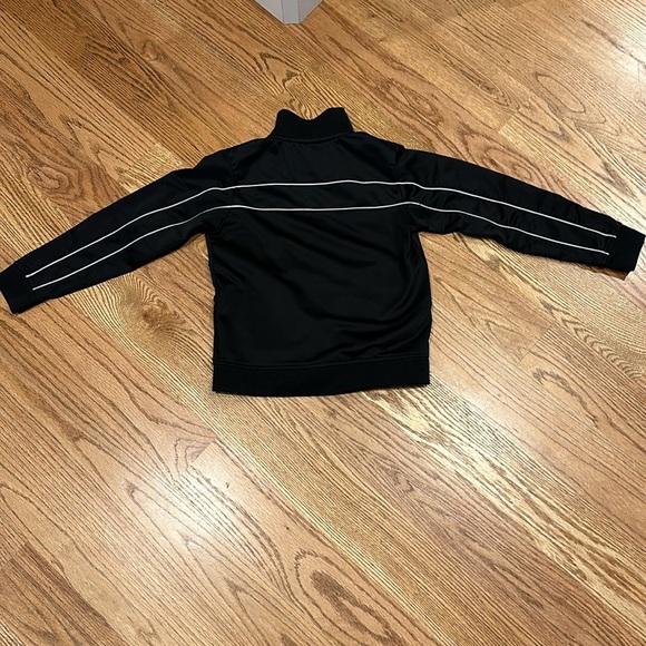 PUMA Track Jacket - size 6 - Picture 2 of 3